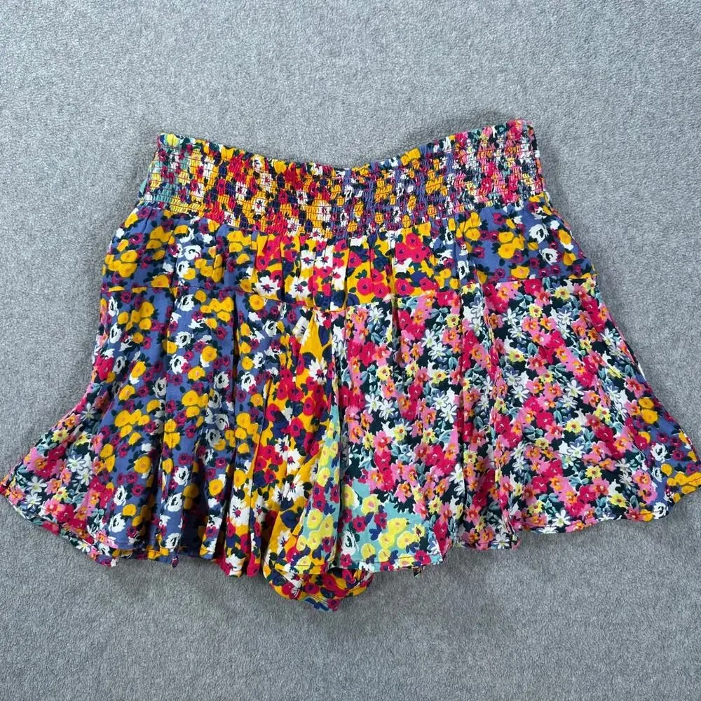 Patrons of Peace Wildflower Shorts Size Medium Tie Front Wide Leg Flowy Colorful